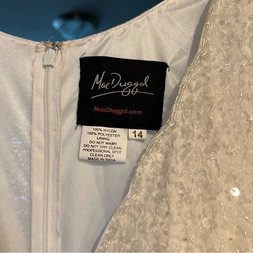 NWT MAC DUGGAL SCALLOPED NECKLINE SEQUINED EVENING/WEDDING GOWN - White, Sz 14 - Picture 7 of 12